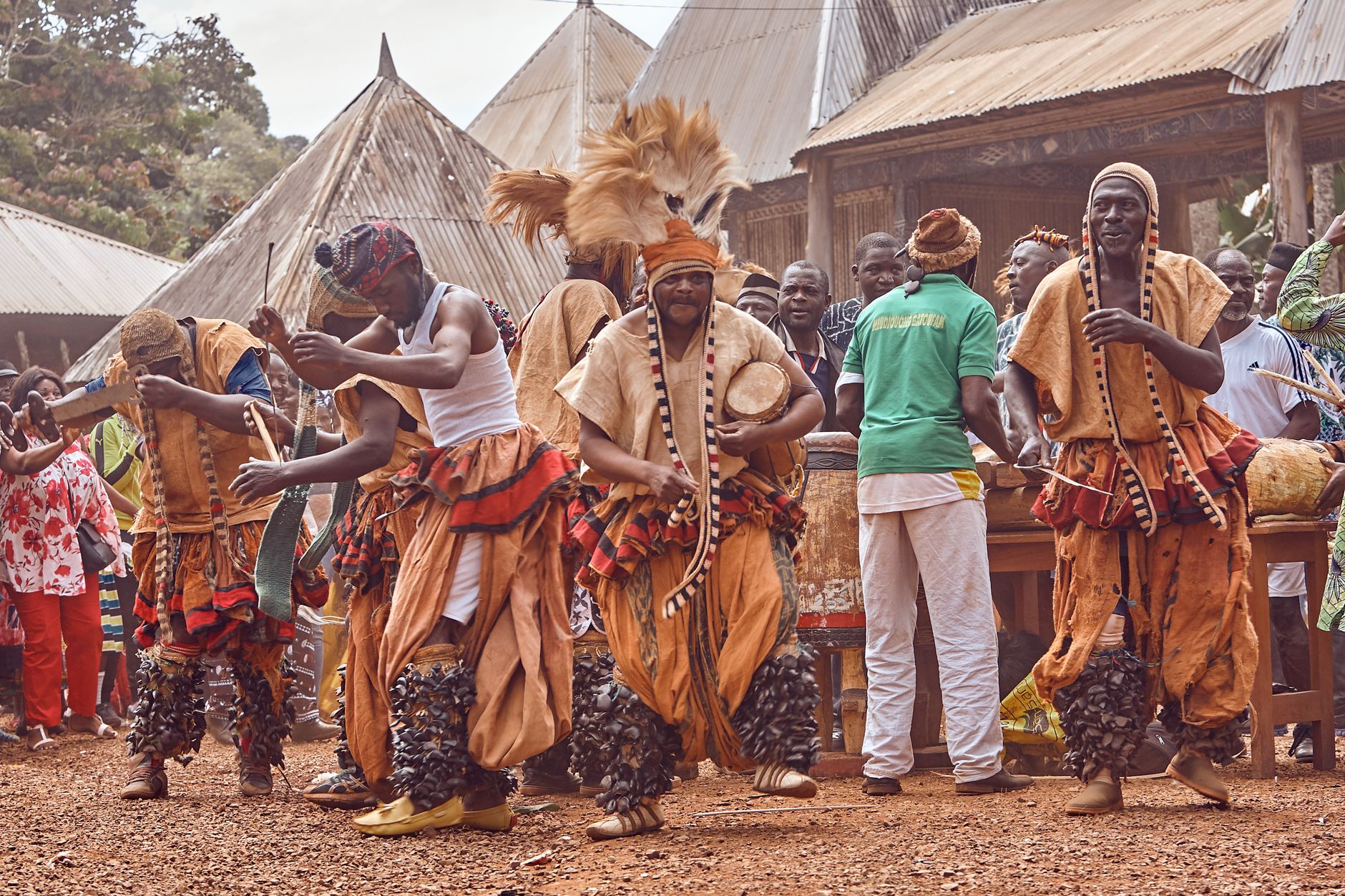 Dança tradicional Mapiko praticada pelo povo Makonde na província de Cabo Delgado, em Moçambique