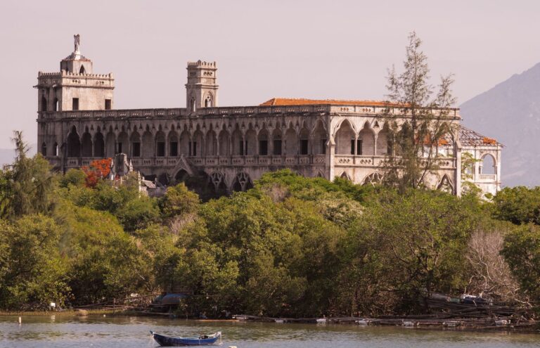 Pousada histórica com arquitetura colonial na Ilha de Moçambique