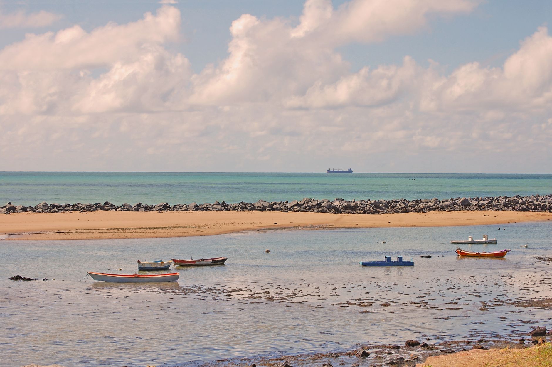 Vista panorâmica histórica da Ilha de Moçambique com a sua arquitetura colonial
