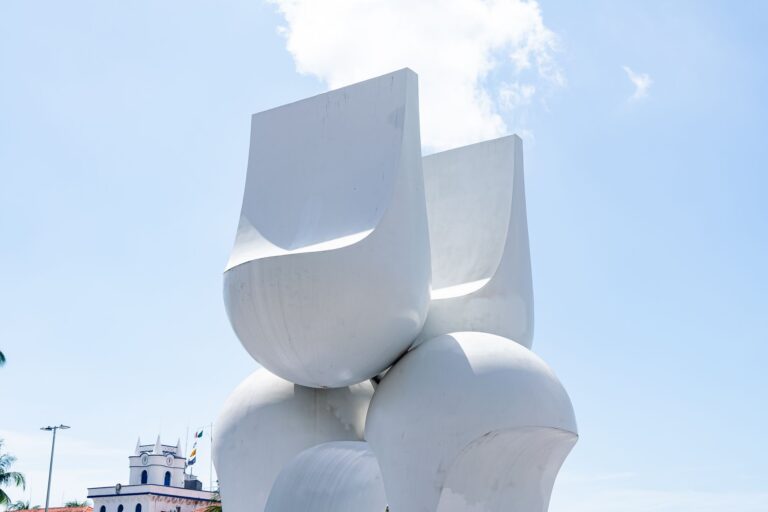 Monumento histórico alusivo à independência de Moçambique em Maputo